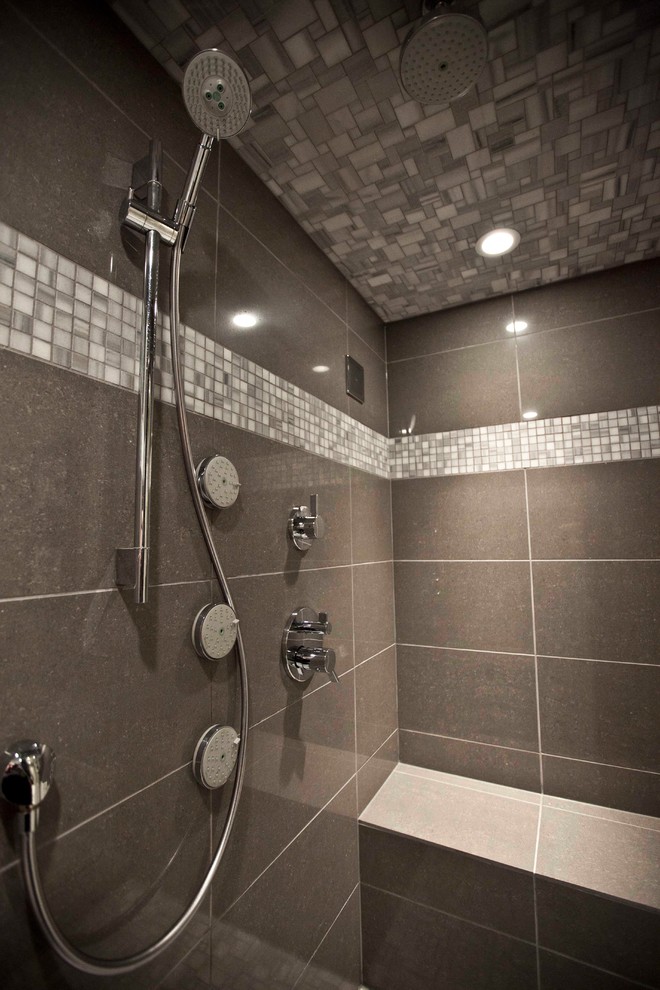 Design ideas for a transitional bathroom in Calgary.