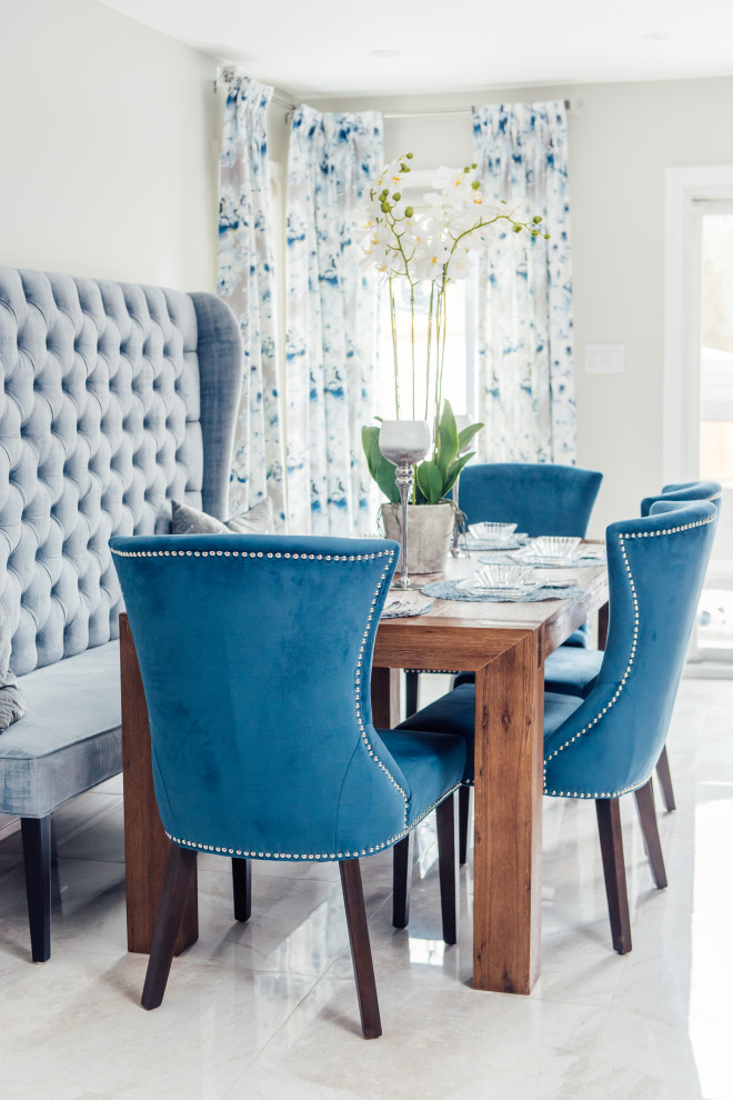 Inspiration for a transitional home design remodel in Toronto