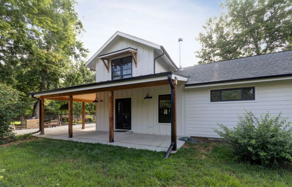 Home design - cottage home design idea in Denver