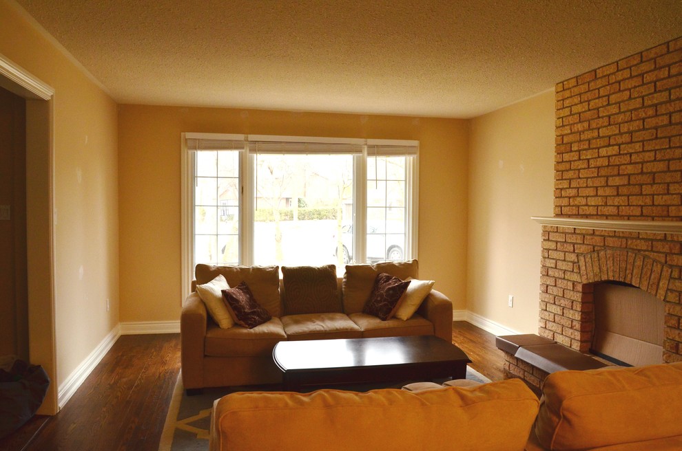 Home design - transitional home design idea in Toronto