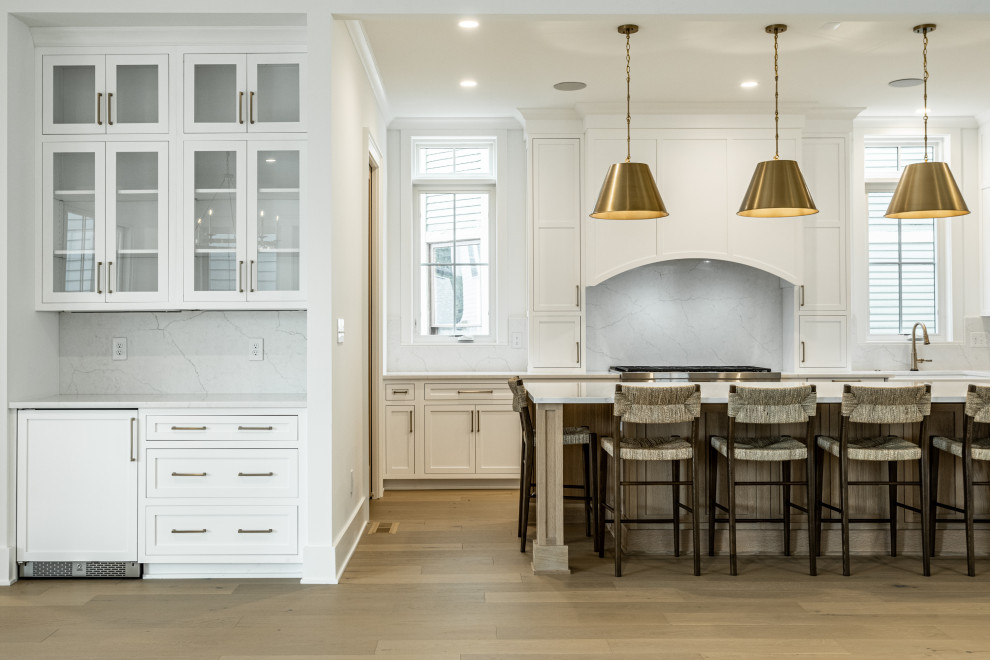 Example of a transitional kitchen design in Indianapolis