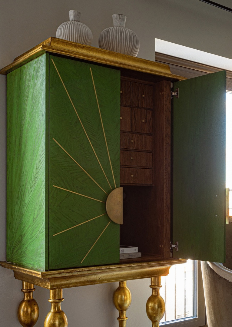 Интерьер квартиры в сочных оттенках с текстилем от Pierre Frey