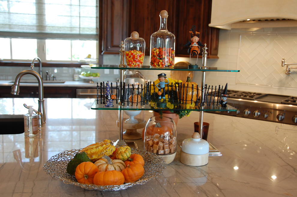 Kitchen - traditional kitchen idea