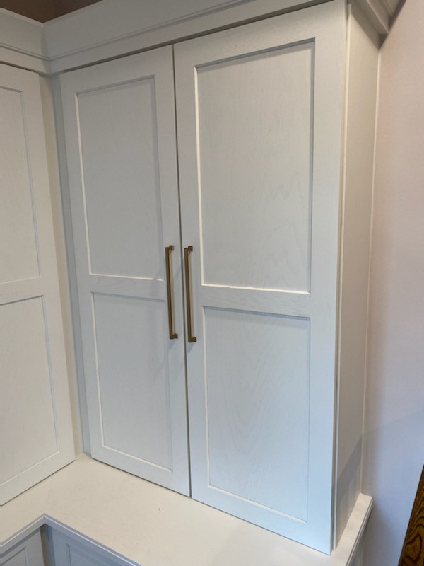 Example of a large transitional mudroom design in Baltimore