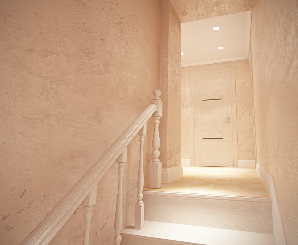 Холл с лестницей в загородном доме, п. Авиатор