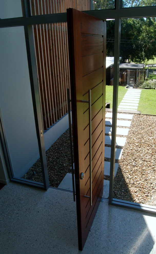 This is an example of a contemporary entryway in Brisbane.