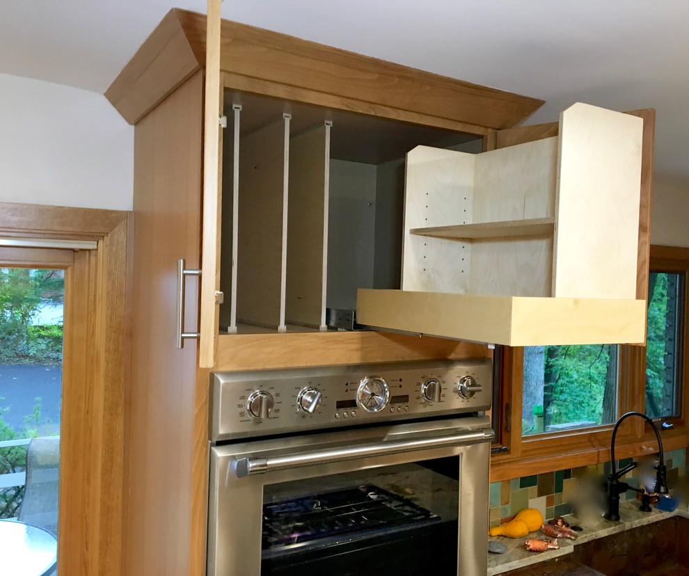 PullOut Tray with Adjustable Shelf Detroit by Easy Glider Storage