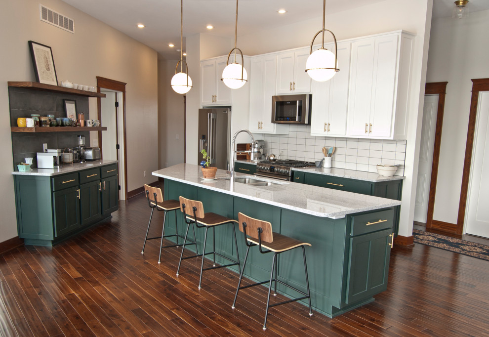 Kitchen - transitional kitchen idea