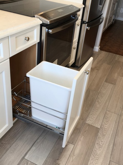 Transitional Kitchen Condo contemporaneo-cucina