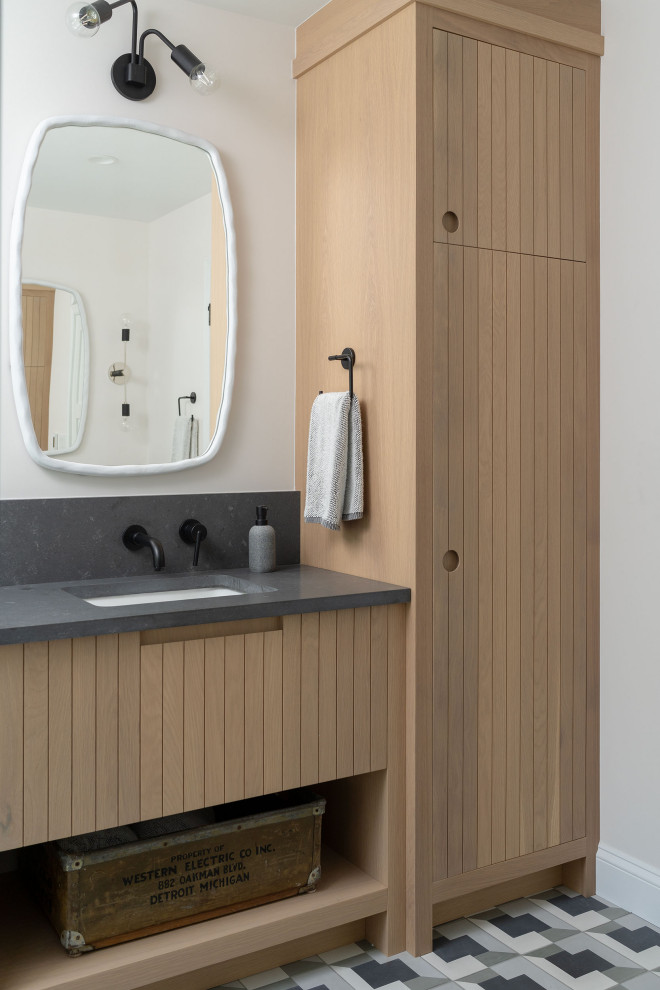 Bathroom - transitional bathroom idea in Detroit