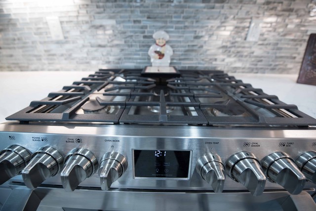 Transitional Kitchen Remodel clasico-renovado-cocina