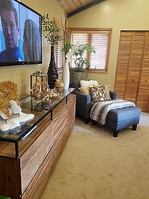 Inspiration for a mid-sized rustic home design remodel
