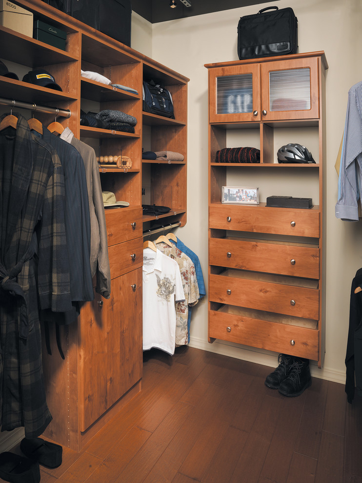 This is an example of a storage and wardrobe in Sacramento.