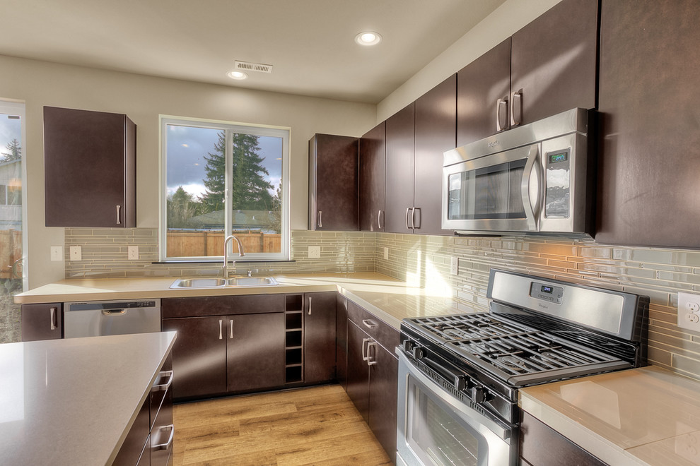 Kitchen - kitchen idea in Seattle