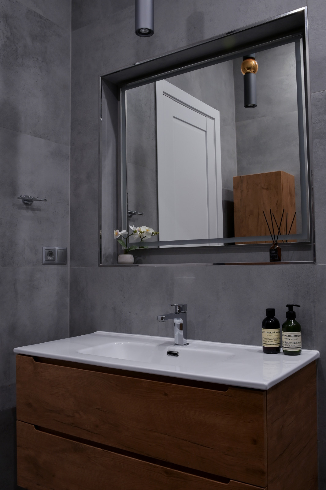 Просторная квартира с природными мотивами