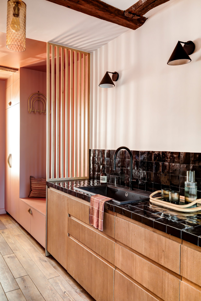 Triplex de 110 m² en plein cœur de Montmartre - Cuisine - Paris - par ...