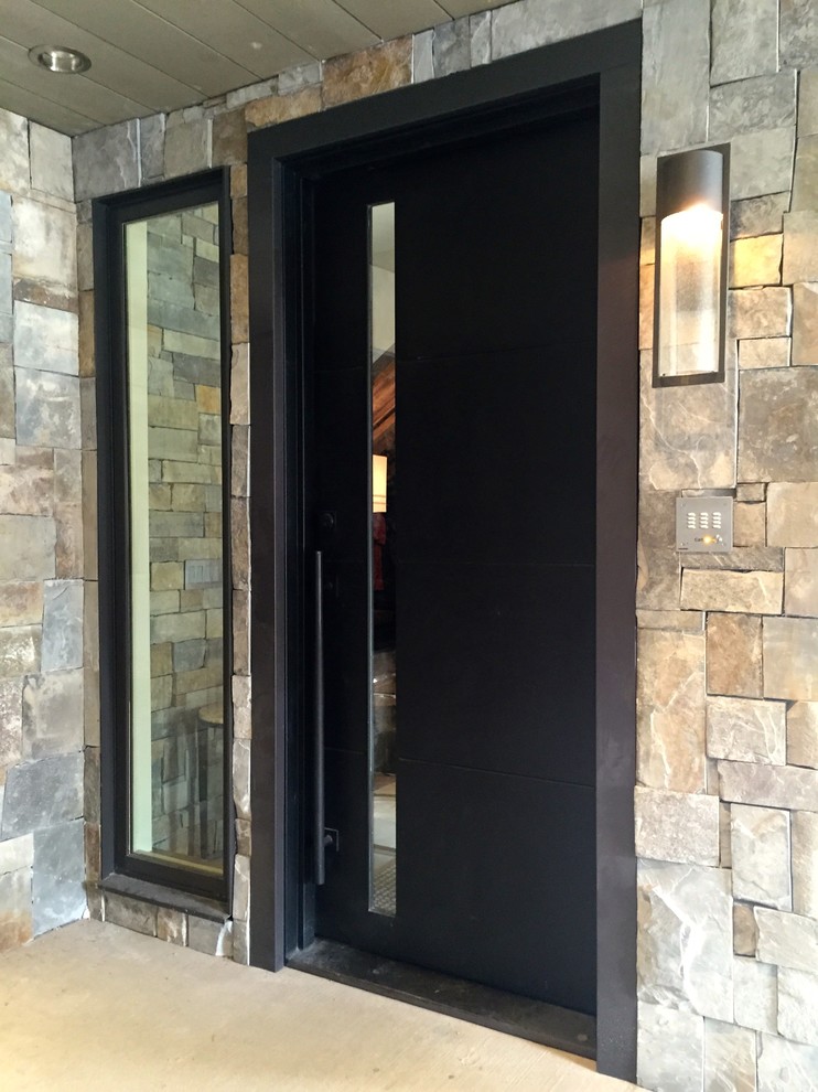 Photo of a transitional entryway in Denver.