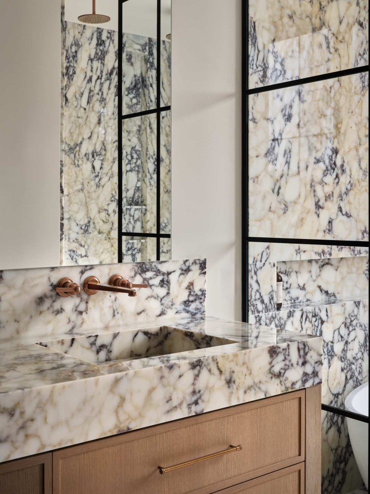 Inspiration for a transitional home design remodel in Toronto