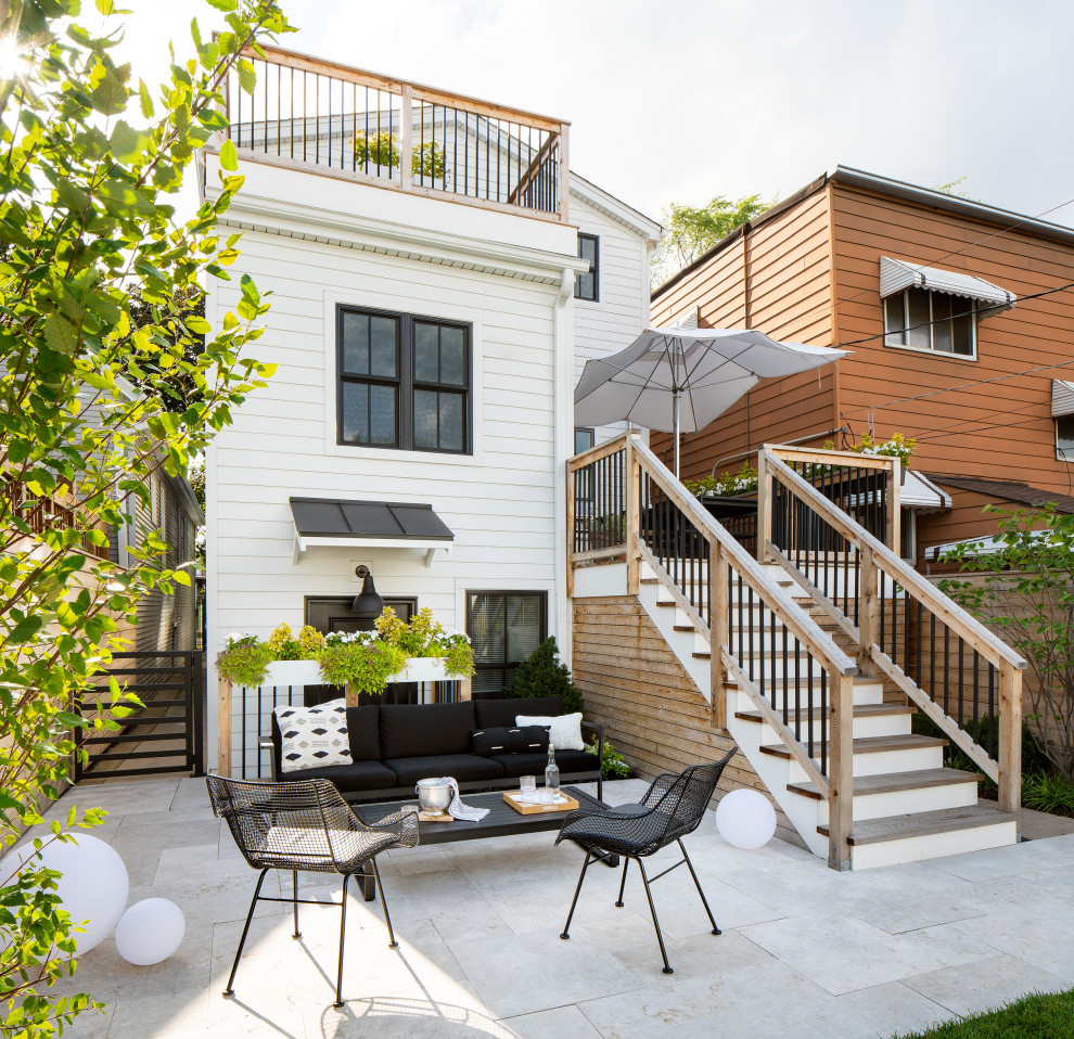 Design ideas for a transitional landscaping in Chicago.