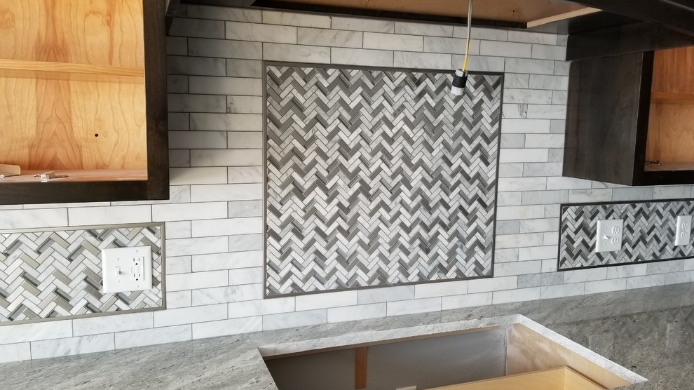 Kitchen - transitional kitchen idea