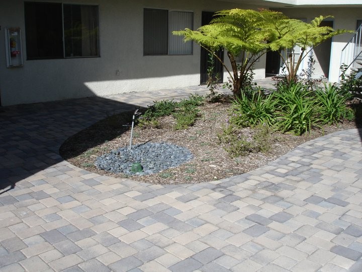 Transitional entryway photo in Orange County