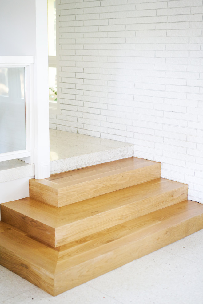 Inspiration for a mid-sized midcentury staircase in Dallas.