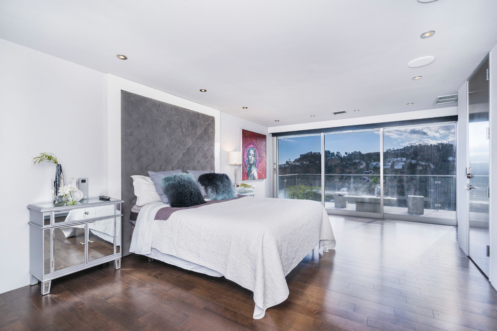 Photo of a modern bedroom in Los Angeles.