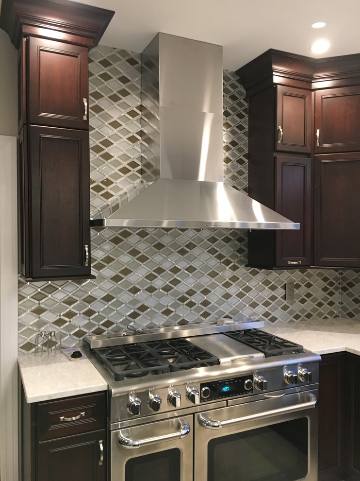 Transitional kitchen photo in New York