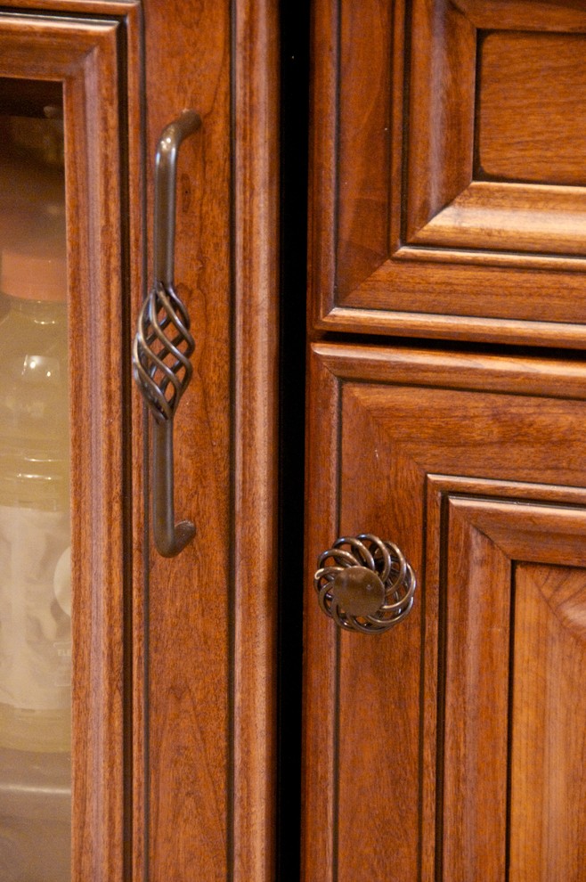 CHERRY KITCHEN WITH SPLAY