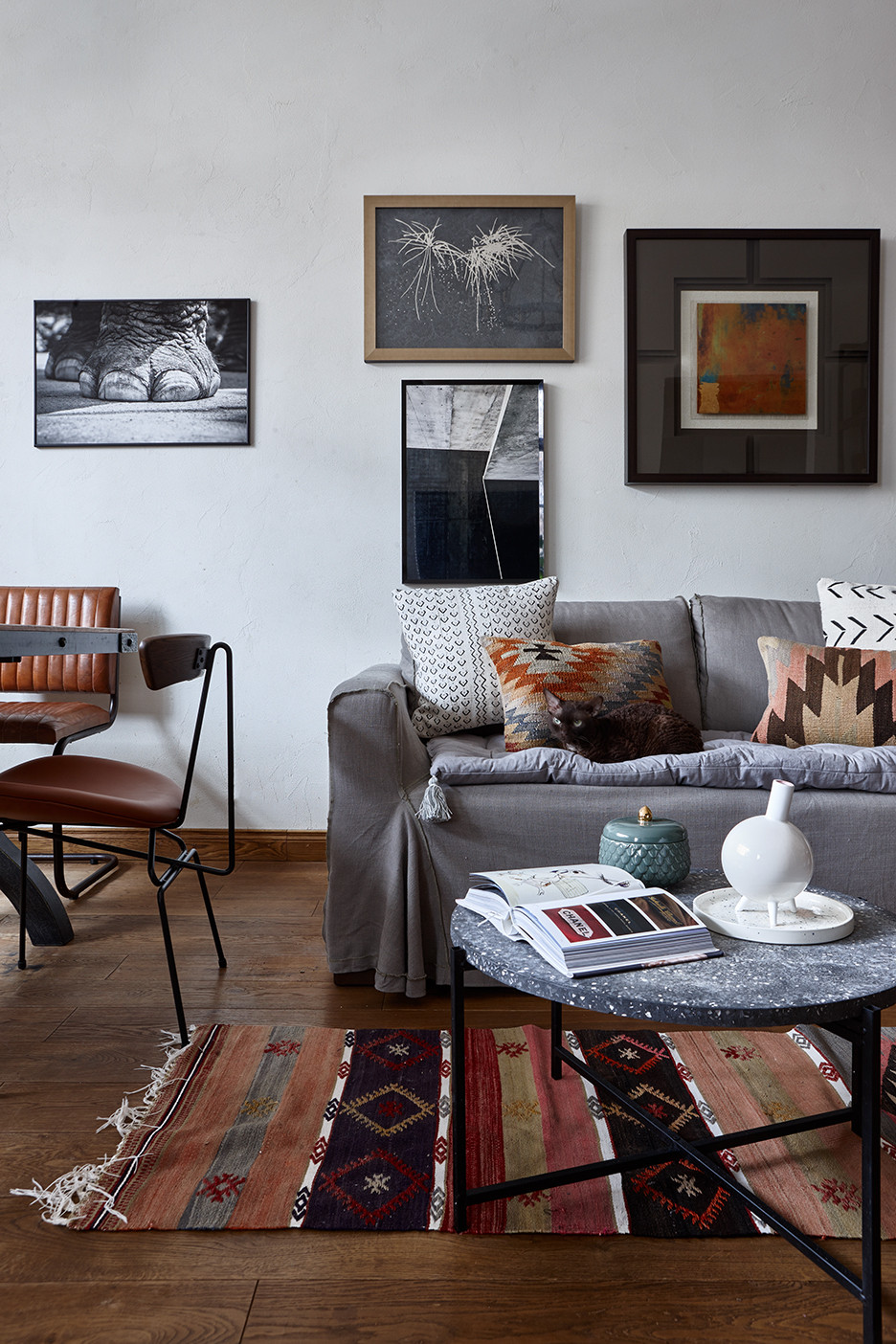 Квартира в Москве в стиле "Брутальный сканди"