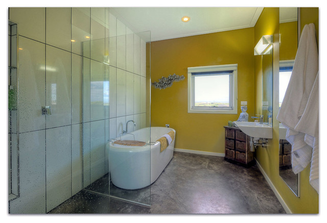 Old Dairy Town modern-bathroom