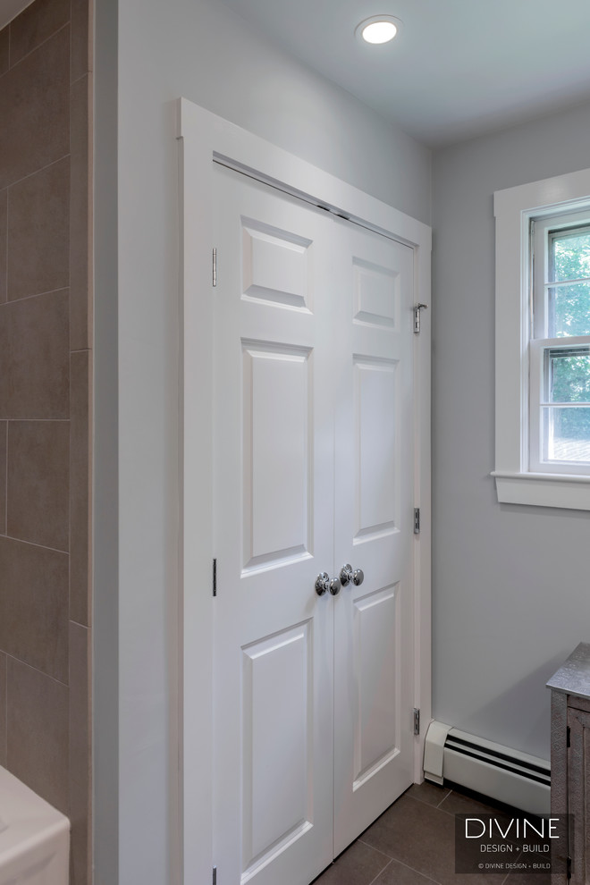Transitional home design photo in Boston