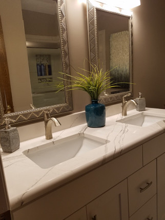 Bathroom - transitional bathroom idea in Omaha