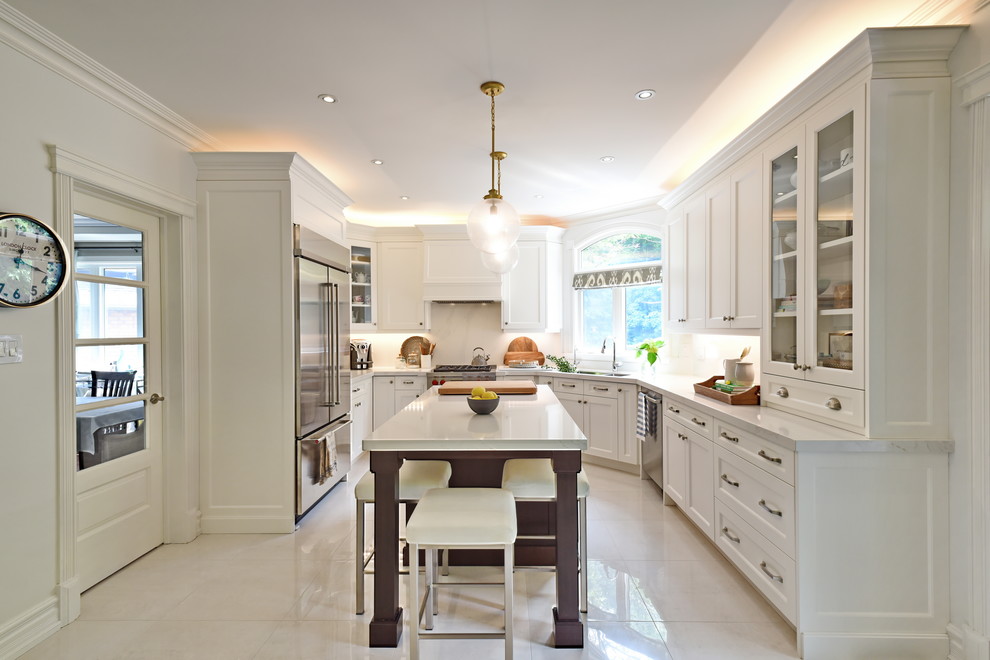 Kitchen - kitchen idea in Toronto