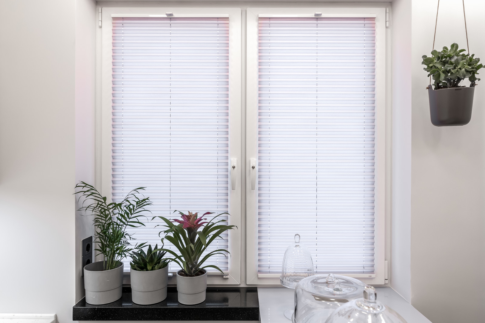 Пластиковые окна с фурнитурой Roto для героев ТВ проекта "Квартирный вопрос"