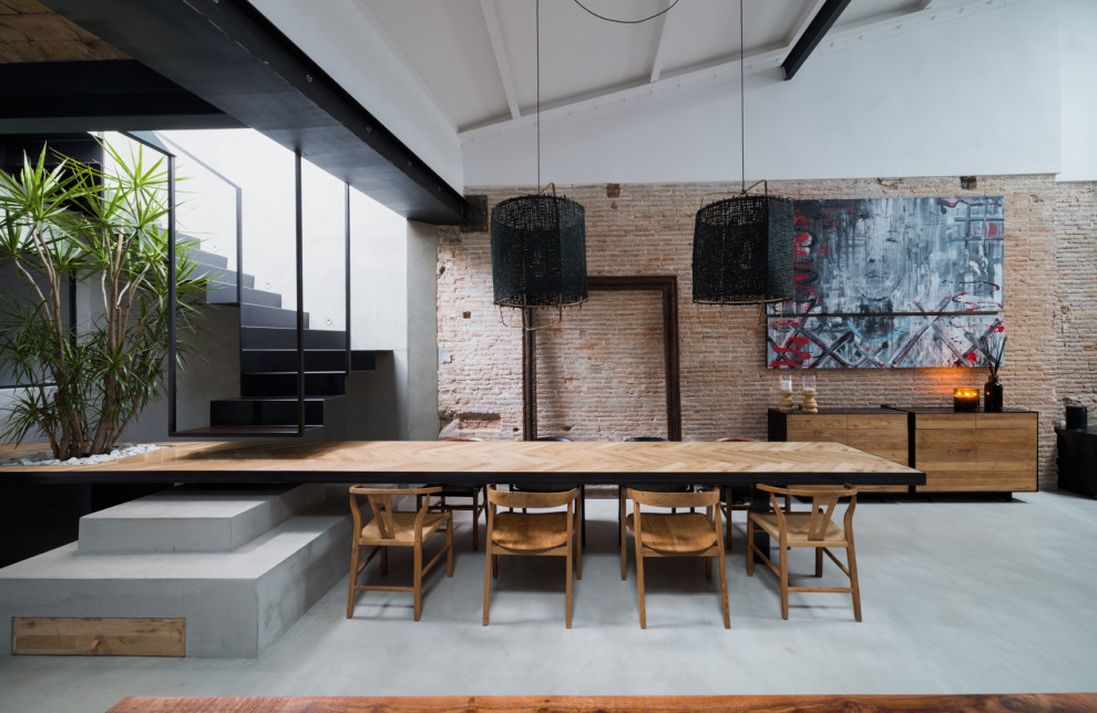 Design ideas for an industrial dining room in Barcelona.