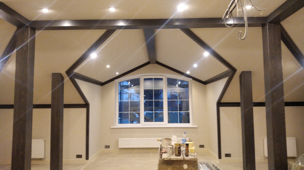 Отделка потолка деревянными фальшбалками в Сокольниково