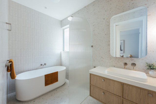 Bathroom minimalistisch-badezimmer