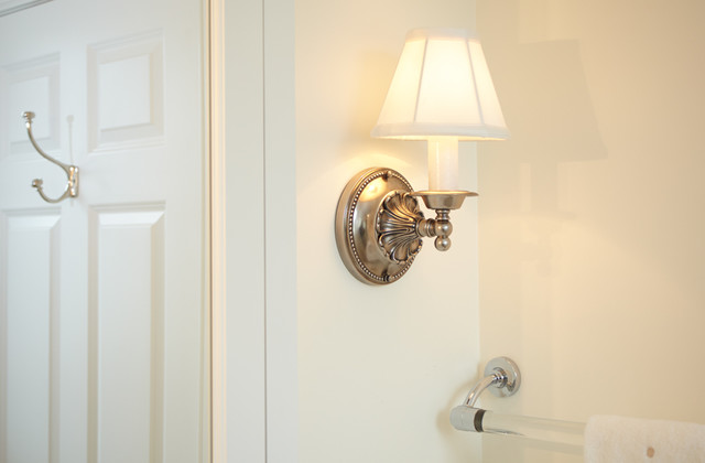 traditional bathroom wall sconces