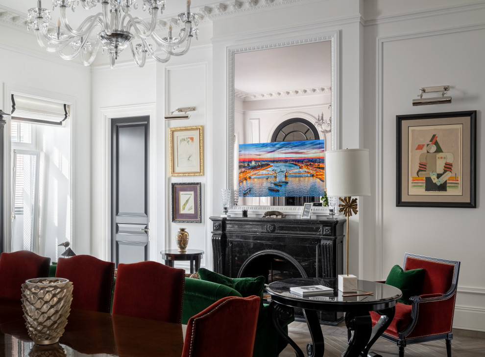 Телевизор над камином