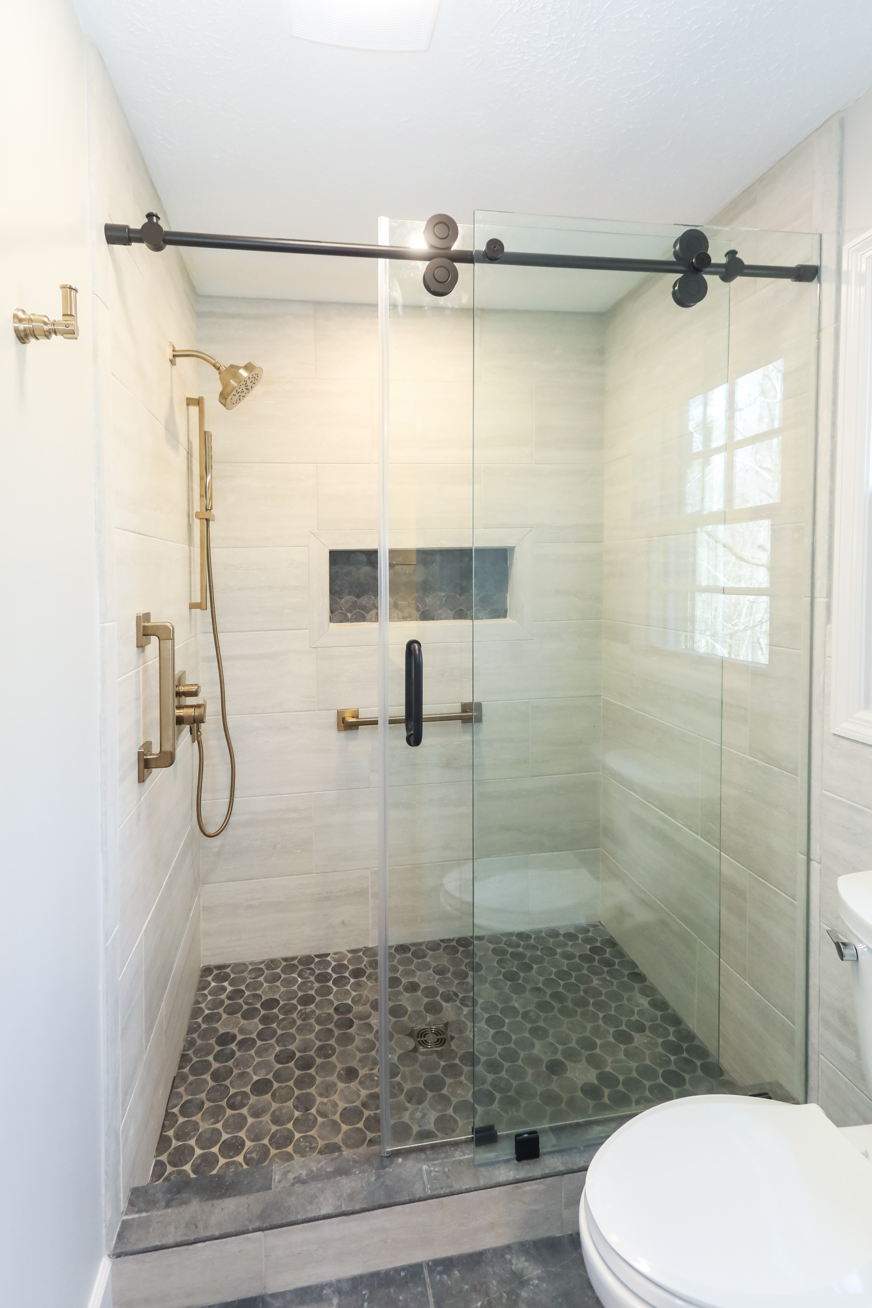 Dahlonega Master Bathroom