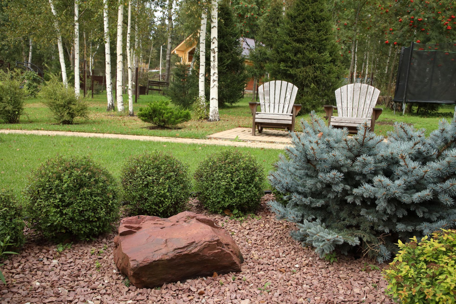 КП Никольское Лесное. Ландшафт, Автоматический полив. Беседка.