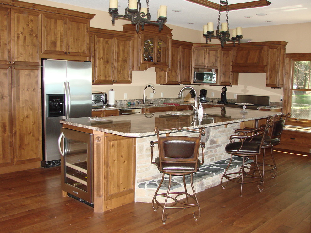 Mountain style kitchen photo in Minneapolis