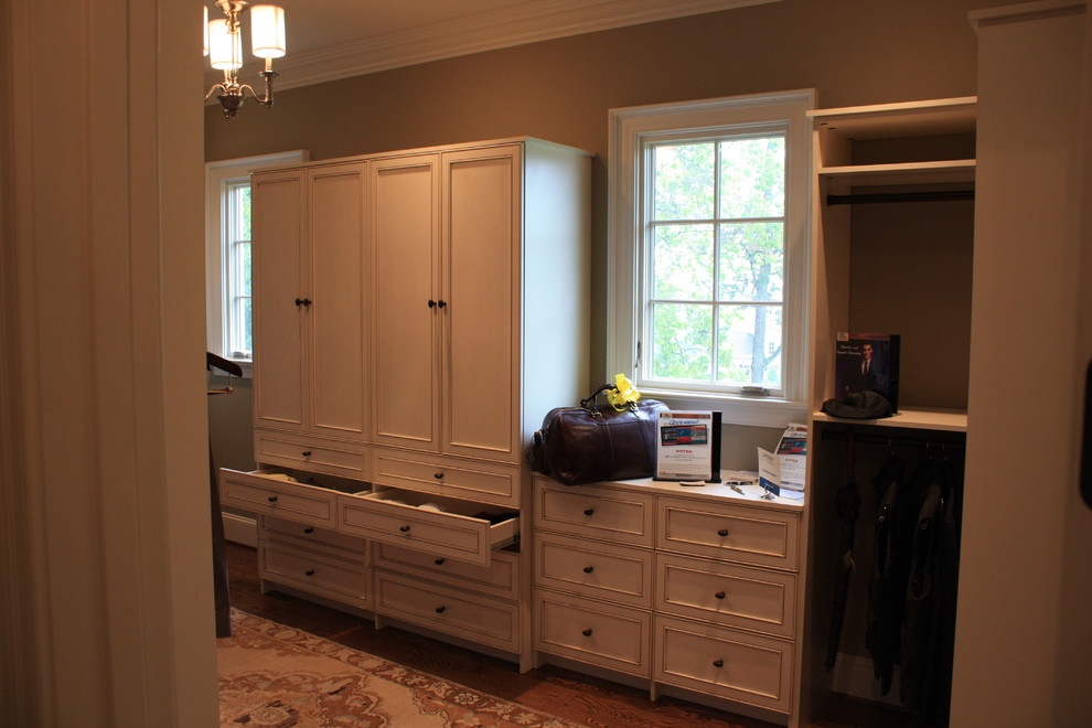 Design ideas for a traditional storage and wardrobe in Nashville.