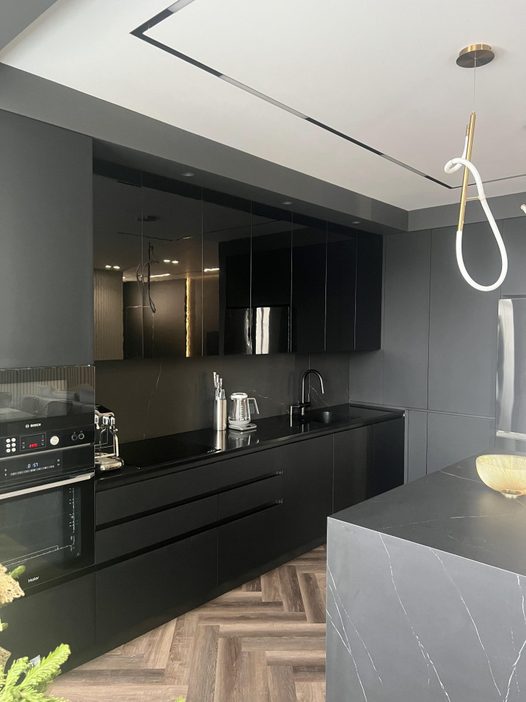 G L O R Y - Реализация