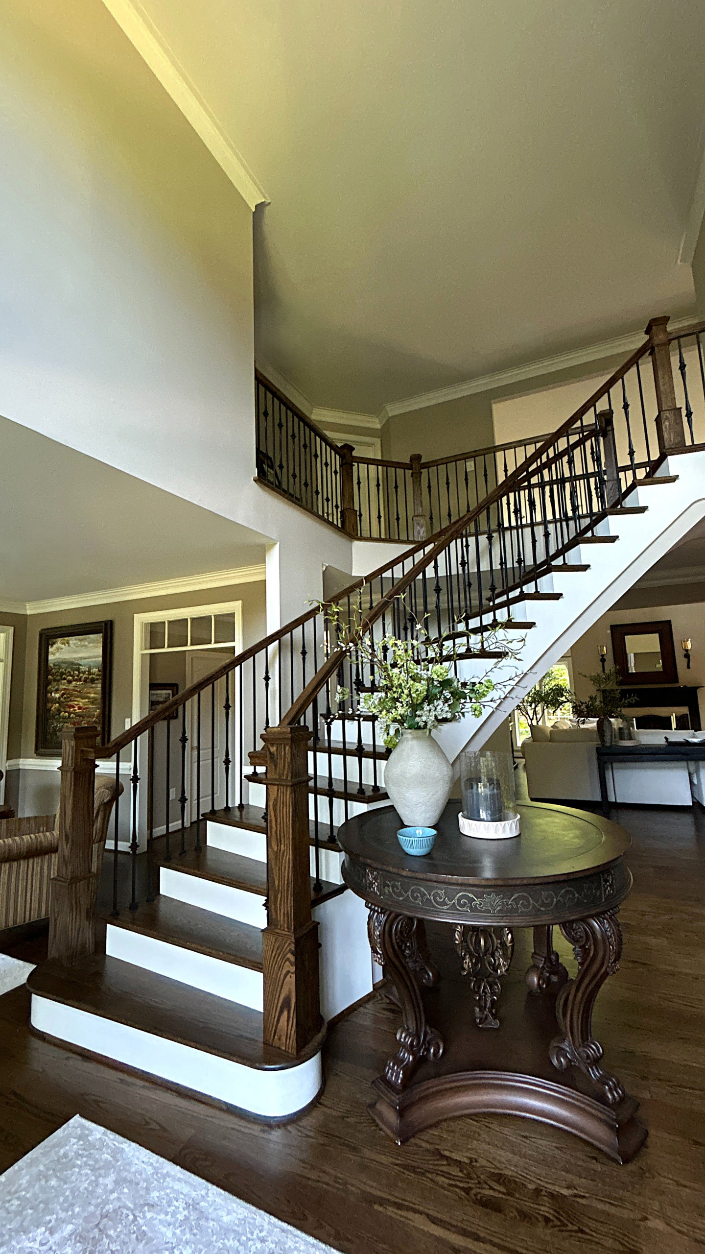 Project #157 | Traditional Curved Foyer Staircase