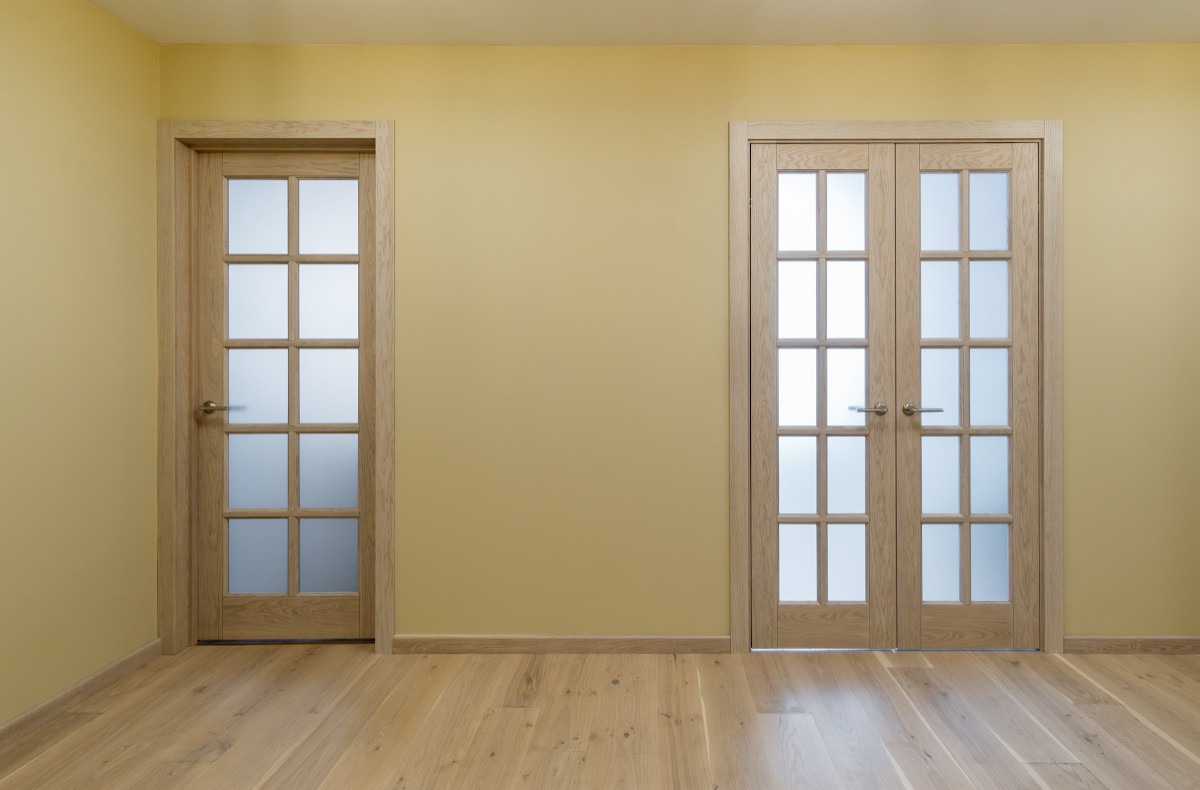 Двери натурального цвета