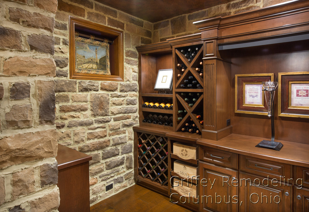 Design ideas for a traditional wine cellar in Columbus.