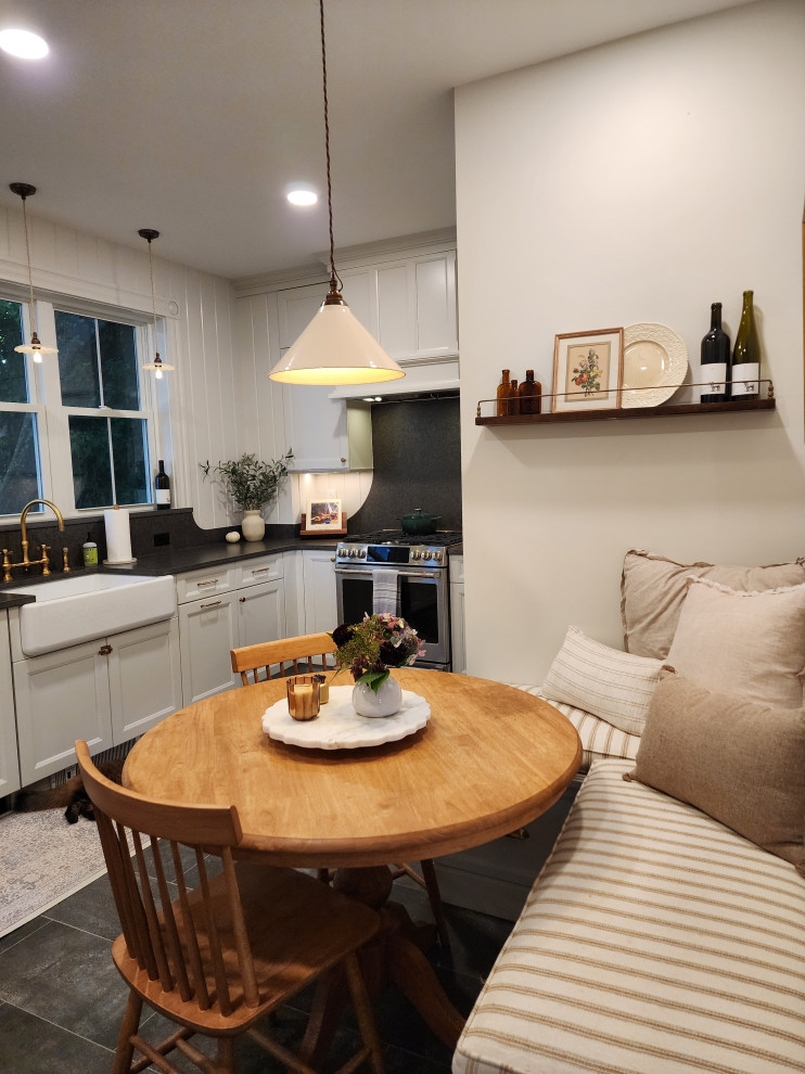 16831 - The Purrfect Kitchen