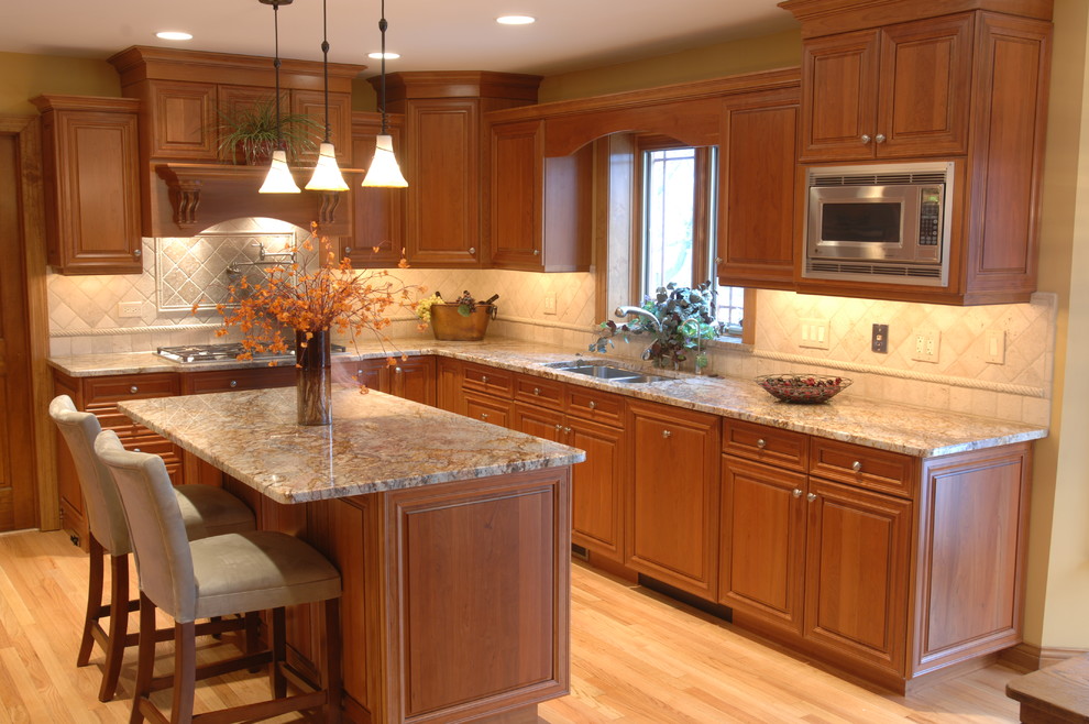 Traditional Kitchen - Traditional - Kitchen - Chicago - by DreamMaker